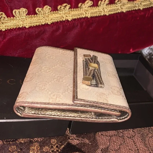 Authentic Gucci GG trifold bow wallet - Picture 6 of 14